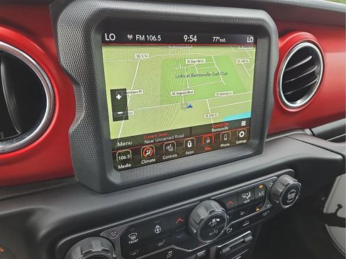 Used 2020 Jeep Gladiator Rubicon image 15