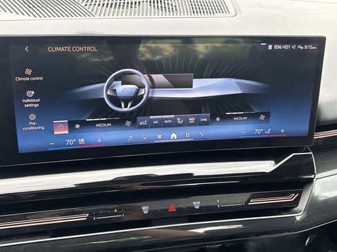 Certified 2024 BMW 530i xDrive AWD/4WD image 17