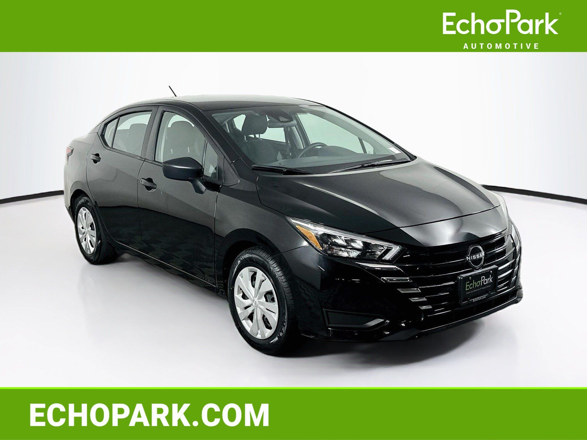 Used 2025 Nissan Versa S FWD image 1