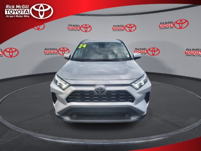 Used 2024 Toyota RAV4 XLE FWD image 3