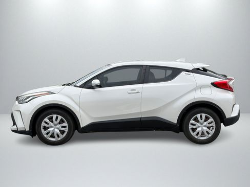 Used 2020 Toyota C-HR LE FWD image 2