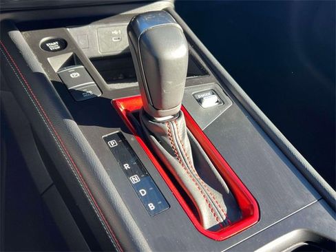 Used 2025 Nissan Kicks SR image 25