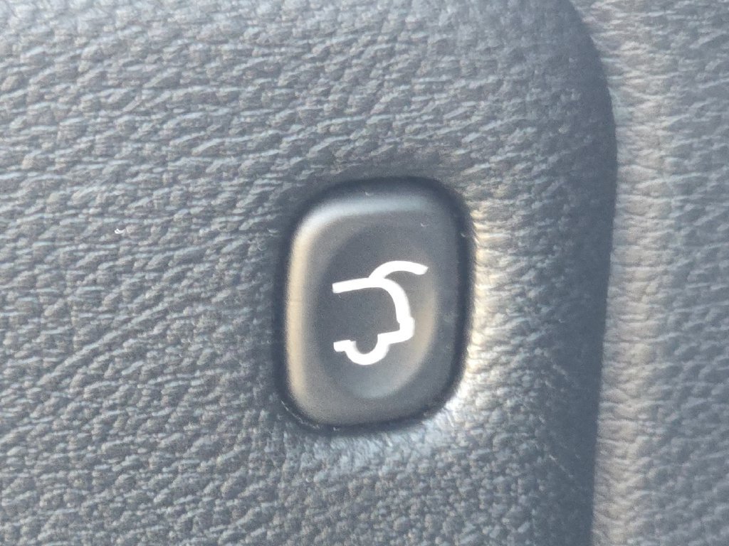 Used 2018 Jeep Grand Cherokee Altitude AWD/4WD image 20