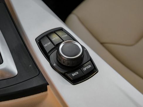 Used 2018 BMW 320i Sedan image 23