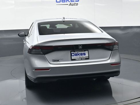 Used 2023 Honda Accord EX image 7