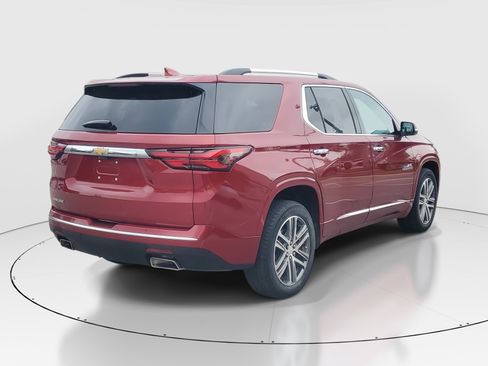 Used 2023 Chevrolet Traverse High Country image 7