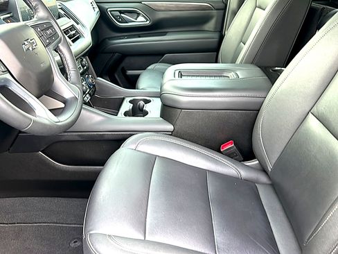Used 2024 Chevrolet Tahoe Z71 w/ Luxury Package AWD/4WD image 13