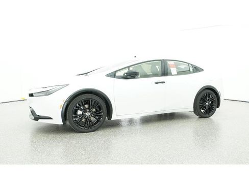 New 2026 Toyota Prius Plug-In Hybrid FWD image 18