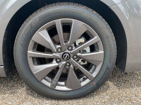 New 2026 Nissan Sentra SL w/ Floor Mat Package FWD image 6