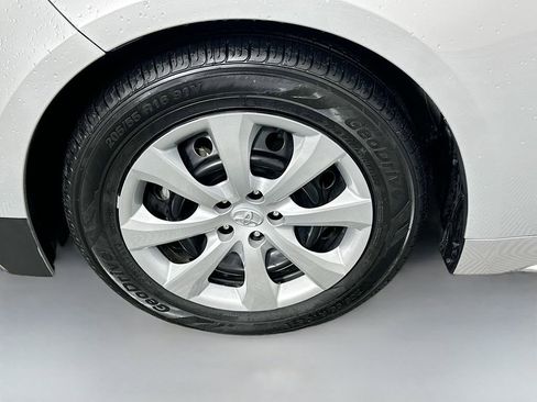 Certified 2023 Toyota Corolla LE image 30