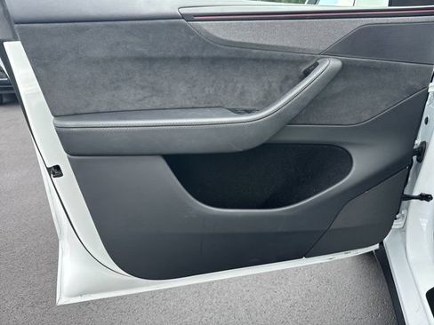 Used 2026 Tesla Model Y 2WD image 10