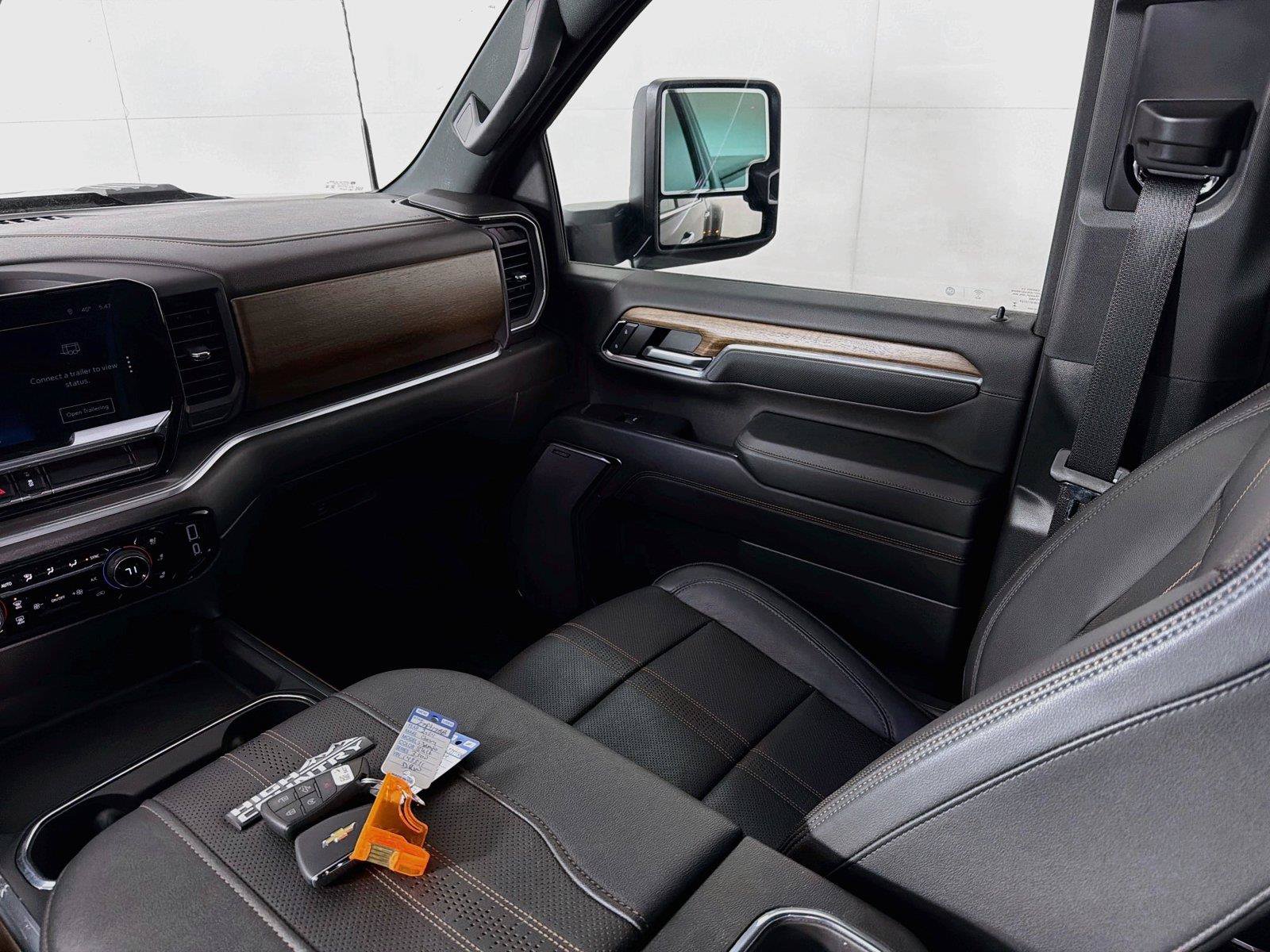 Used 2024 Chevrolet Silverado 3500 High Country w/ High Country Premium Package AWD/4WD image 28