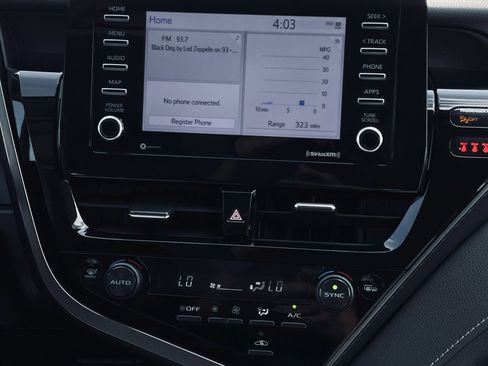 Used 2024 Toyota Camry SE image 15