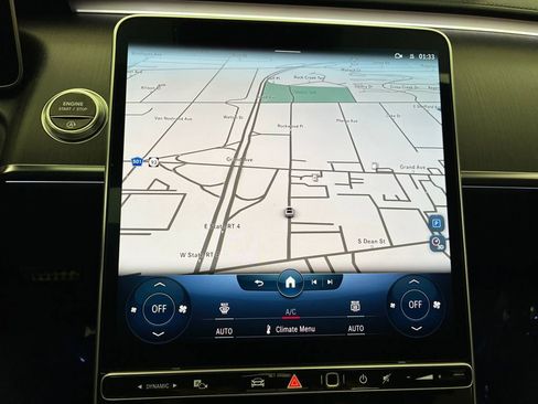 Used 2022 Mercedes-Benz S 580 4MATIC Sedan w/ AMG Line Package image 19