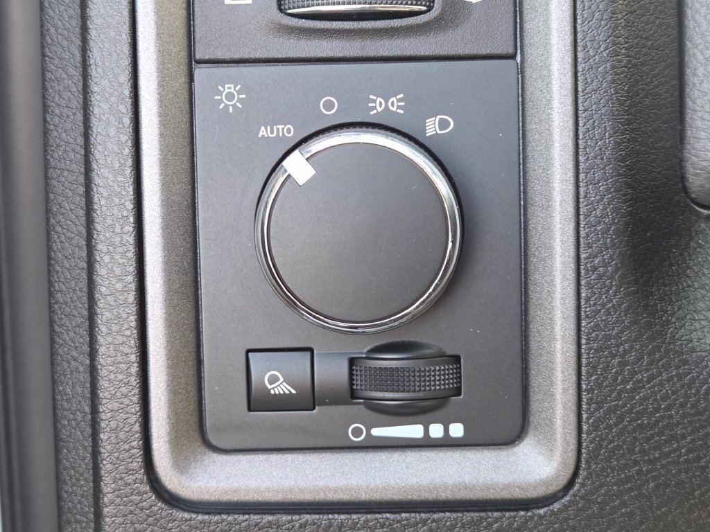 Used 2019 RAM 1500 Tradesman w/ Chrome Plus Package AWD/4WD image 12