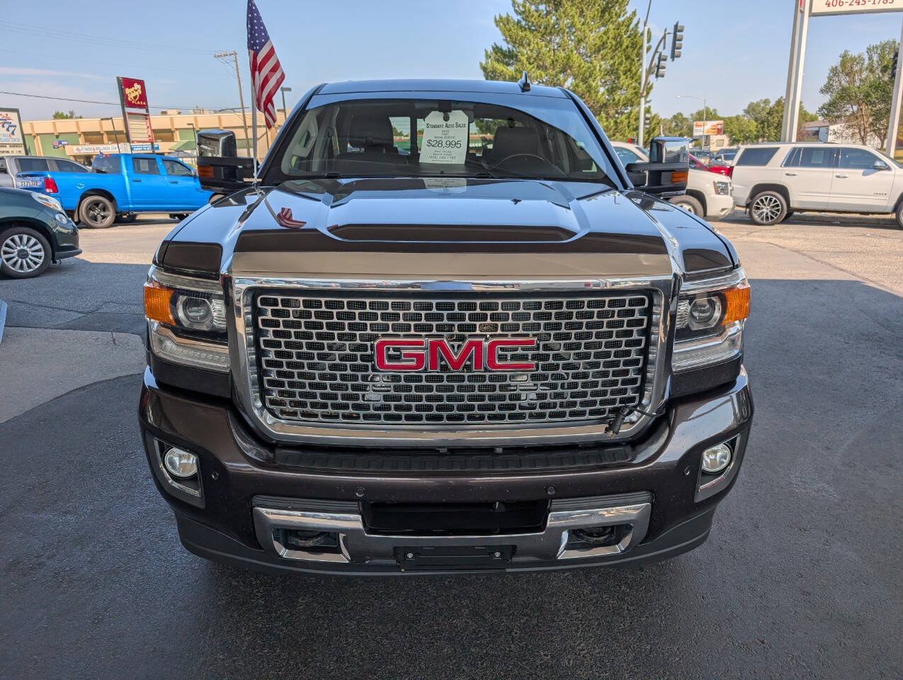 Used 2015 GMC Sierra 2500 Denali w/ Suspension Package, Off-Road AWD/4WD image 2