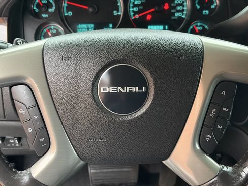 Used 2011 GMC Sierra 2500 Denali w/ Suspension Package, Off-Road AWD/4WD image 32