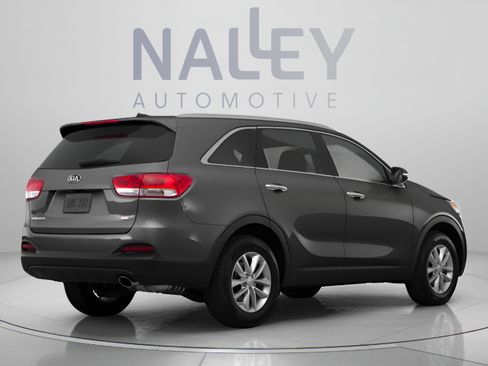 Used 2017 Kia Sorento AWD image 3