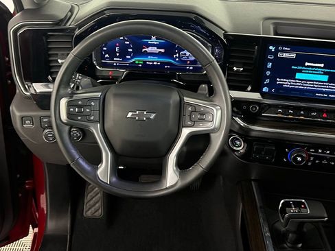 Used 2024 Chevrolet Silverado 1500 LT Trail Boss w/ LT Trail Boss Premium Package image 16