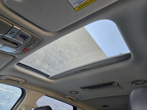 Used 2025 Kia Telluride S FWD image 31
