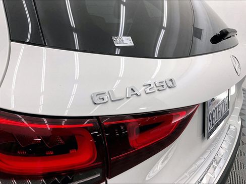 Certified 2023 Mercedes-Benz GLA 250 image 32