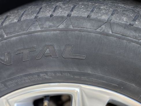 Used 2023 Chevrolet Suburban Premier image 11