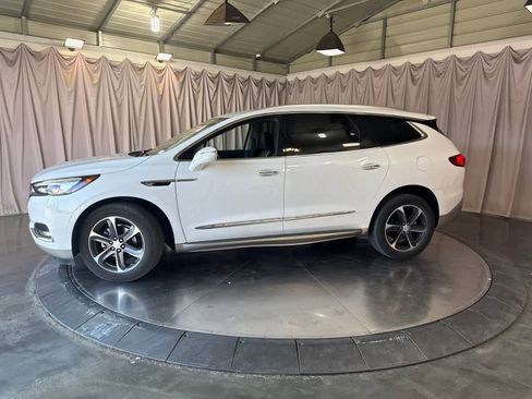 Used 2020 Buick Enclave Essence w/ LPO, Touring Package AWD/4WD image 4