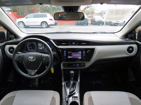 Used 2017 Toyota Corolla LE w/ Carpet Mat Package (TMS) image 22