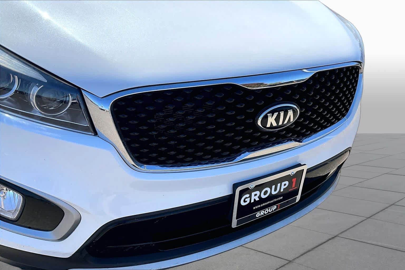 Used 2017 Kia Sorento EX FWD image 29