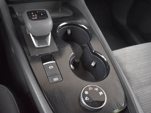 Used 2023 Nissan Rogue SV AWD/4WD image 10