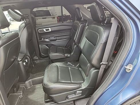 Used 2020 Ford Explorer XLT w/ Equipment Group 202A AWD/4WD image 40