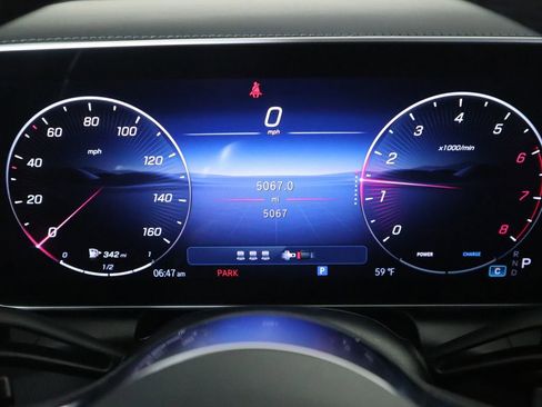 Used 2025 Mercedes-Benz GLC 300 image 34