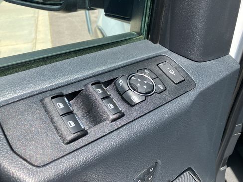 Used 2022 Ford F250 Lariat w/ Lariat Value Package AWD/4WD image 29
