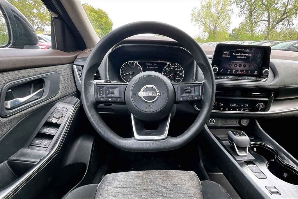 Used 2023 Nissan Rogue SV FWD image 7