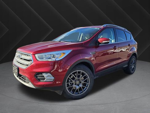Used 2019 Ford Escape Titanium image 1