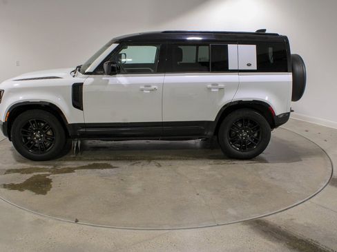 Used 2022 Land Rover Defender 110 X-Dynamic SE image 2