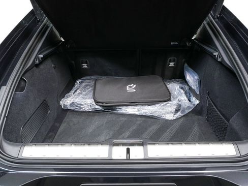 New 2026 Porsche Panamera 4 E-Hybrid image 32