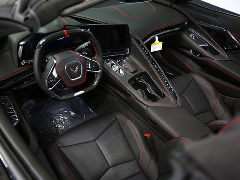 Used 2024 Chevrolet Corvette Z06 w/ Z07 Performance Package RWD image 62