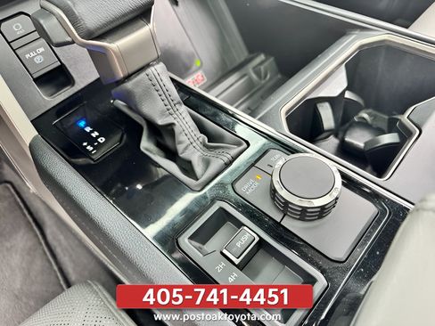 Used 2025 Toyota Tundra Limited AWD/4WD image 24
