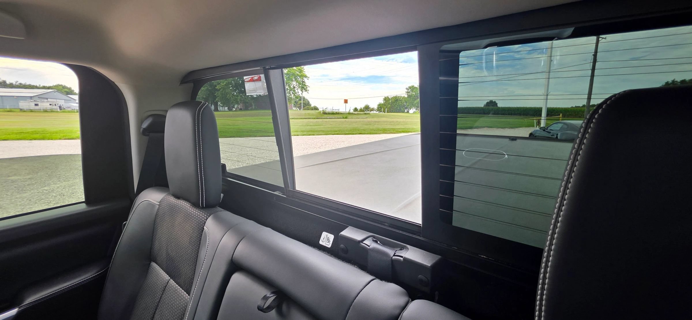 Used 2018 Nissan Titan PRO-4X w/ Pro-4x Utility Package AWD/4WD image 25