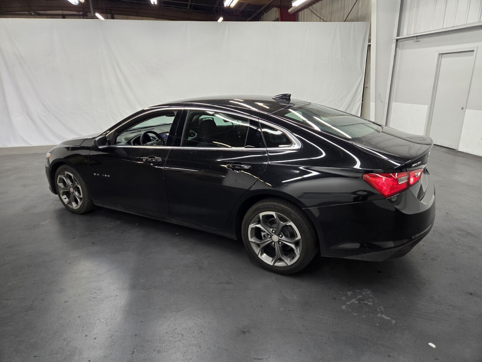 Used 2023 Chevrolet Malibu LT FWD image 3