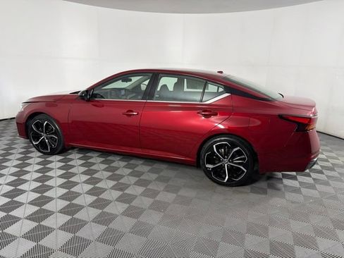 Used 2023 Nissan Altima 2.5 SR w/ SR Premium Package FWD image 15