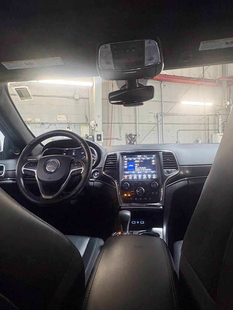Used 2018 Jeep Grand Cherokee Limited AWD/4WD image 7