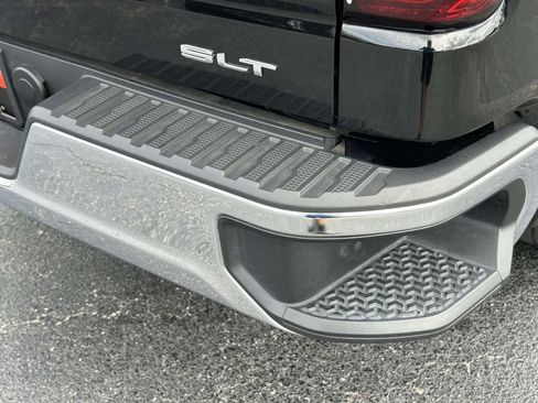 Used 2025 GMC Sierra 1500 SLT AWD/4WD image 13