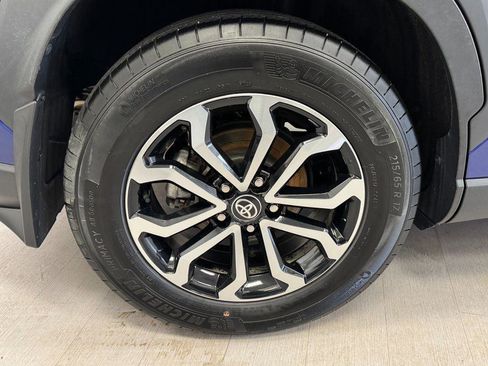 Used 2024 Toyota Corolla Cross SE w/ Moonroof Package image 35