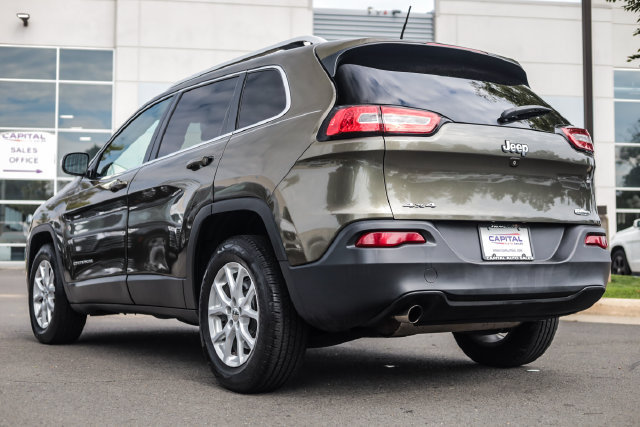 Used 2015 Jeep Cherokee Latitude w/ Comfort/Convenience Group AWD/4WD image 19