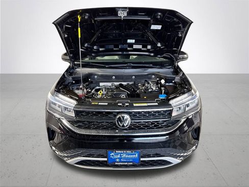 Used 2022 Volkswagen Taos SE w/ Panoramic Sunroof Package image 23