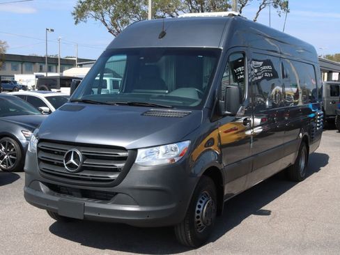 Used 2022 Mercedes-Benz Sprinter 4500 w/ Parking Package image 1
