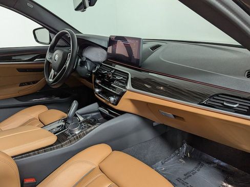 Certified 2023 BMW 530i xDrive w/ Premium Package image 29