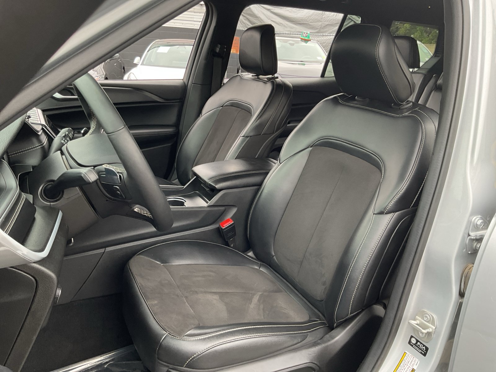 Used 2024 Jeep Grand Cherokee L Laredo AWD/4WD image 18